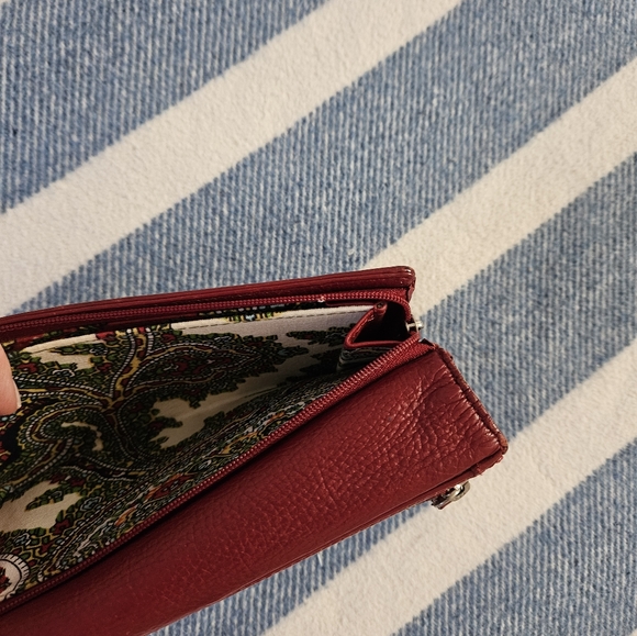 Talbots Genuine leather red wallet, paisley print non-smoke home - Picture 12 of 16